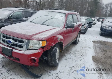 2011 Ford Escape Xlt z USA, uszkodzony, nr VIN 1FMCU9D72BKC05271
